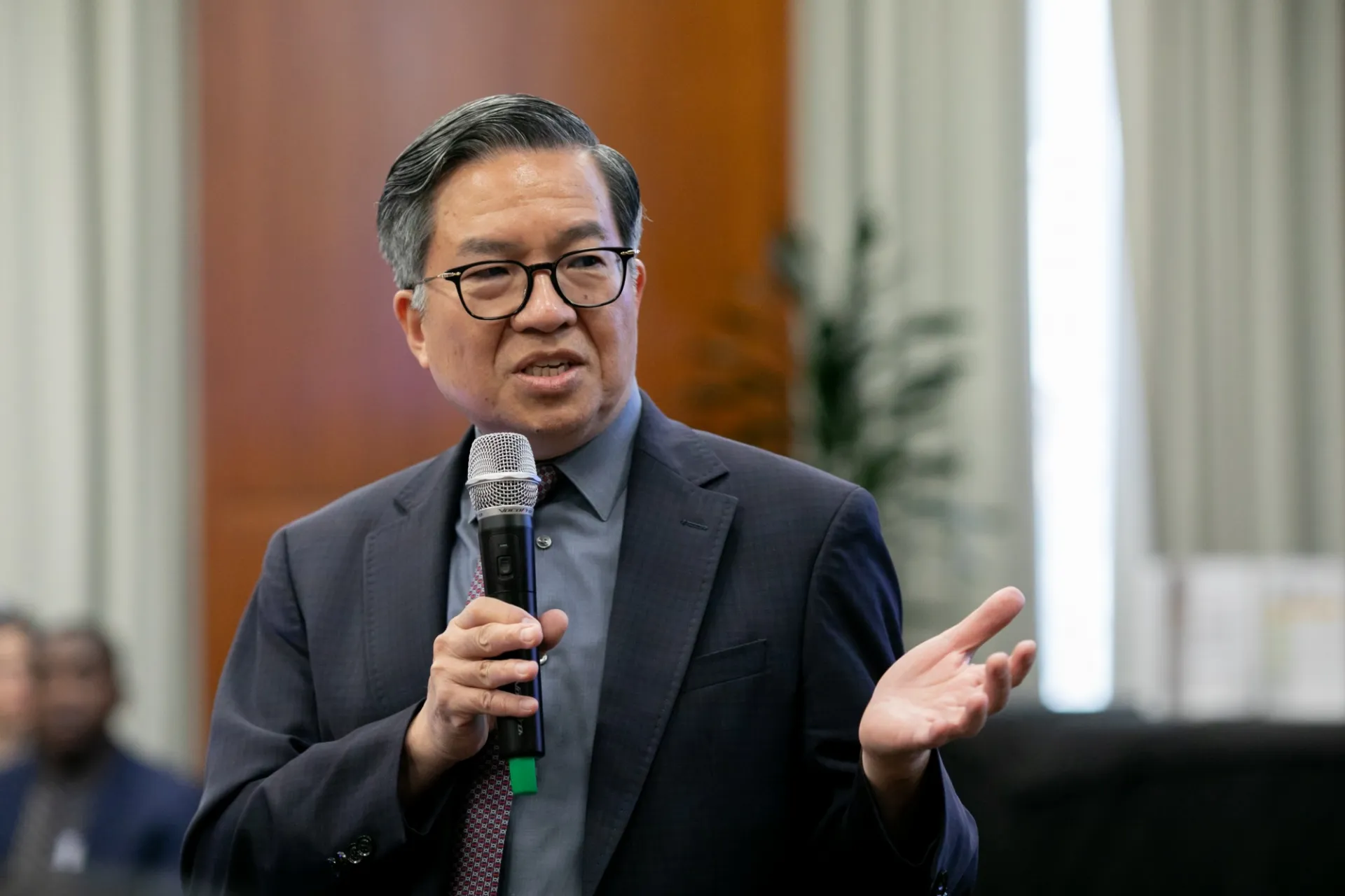 Columbia Engineering Dean Shih-Fu Chang speaking into a microphone